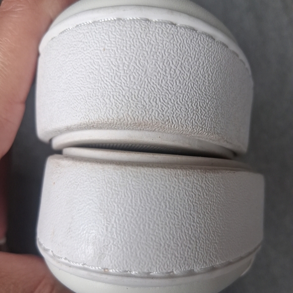 Michael Kors Women's Poppy Lace Up Vanilla Sneakers Gold MK Logo 8M - Picture 8 of 16